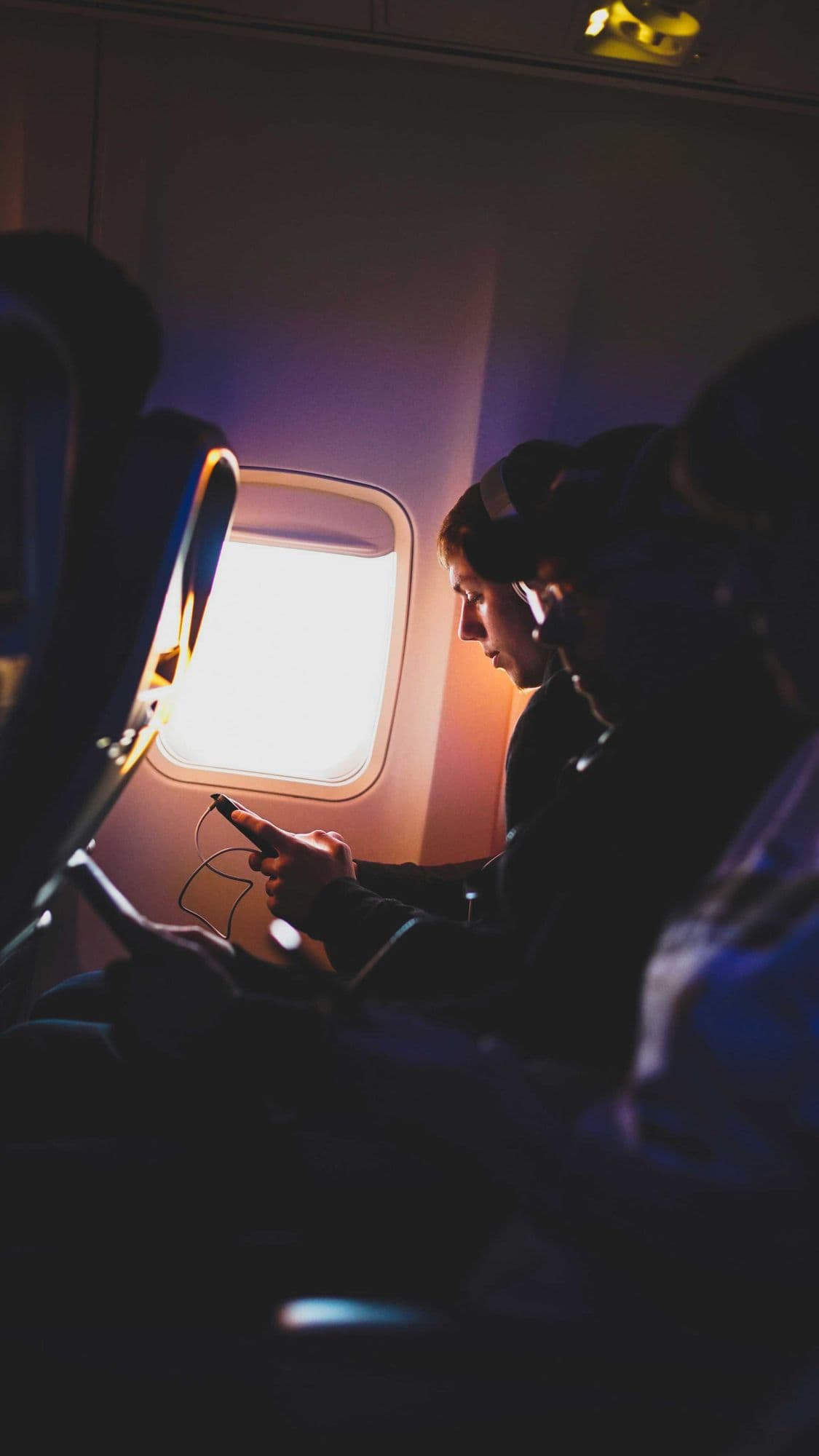 10 podcasts para escuchar en el tren o avión (y hacer tu viaje de trabajo más ameno)